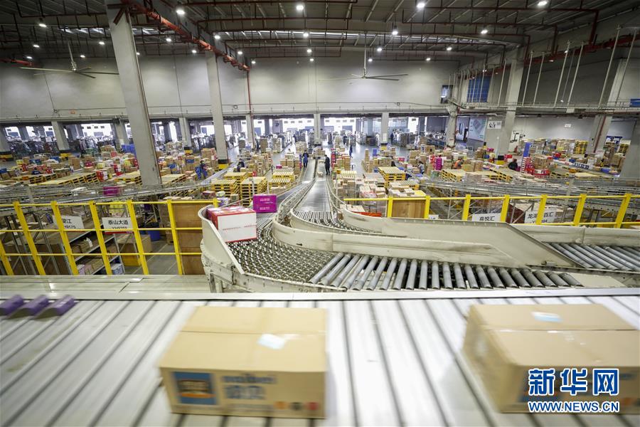 (中國經(jīng)濟(jì)新觀察·圖文互動)(7)重大投資項目開復(fù)工提速 吹響中國經(jīng)濟(jì)復(fù)蘇“沖鋒號”