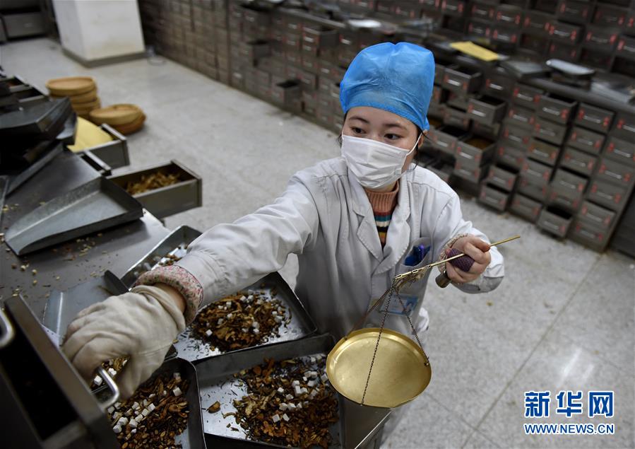 （聚焦疫情防控·圖文互動）（14）分秒必爭！一切為了治病救人——中國抗疫生命至上的生動實踐