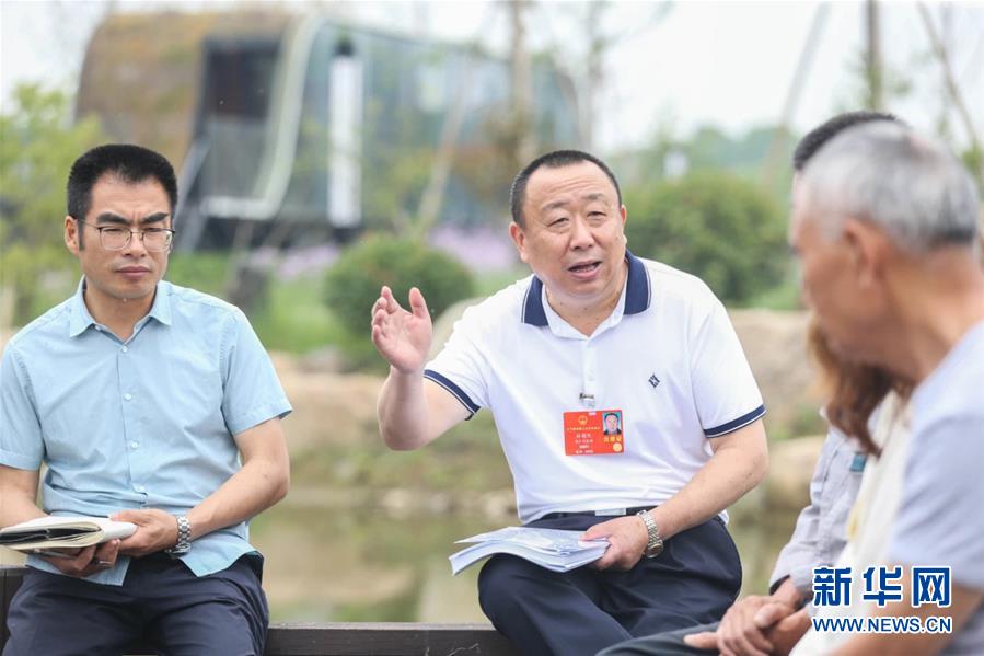 （新華全媒頭條·兩會精神看落實·圖文互動）（2）整體謀劃、系統(tǒng)升級、全面提升——落實全國兩會精神織牢織密公共衛(wèi)生防護網(wǎng)